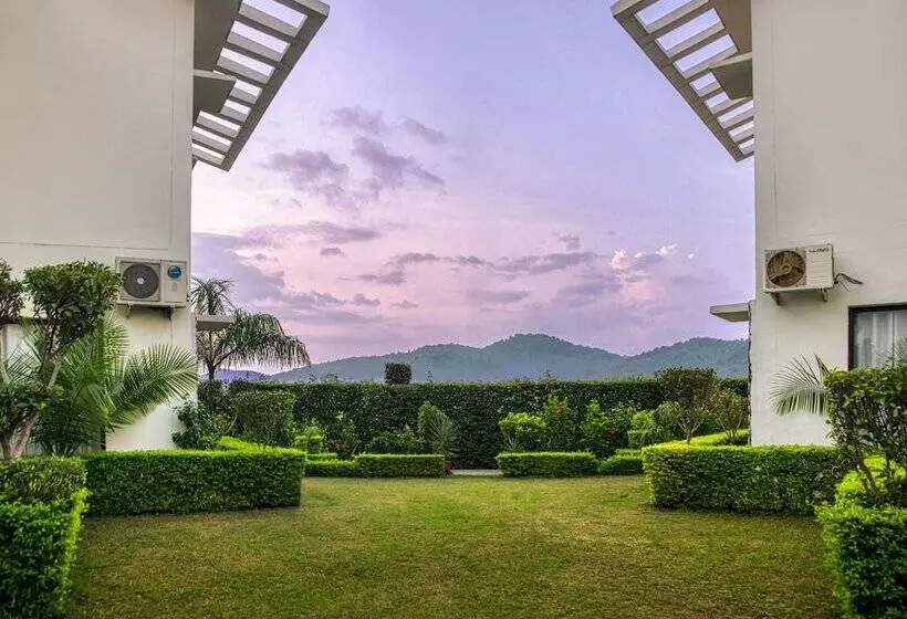 בית מלון כפרי Corbett Solitaire