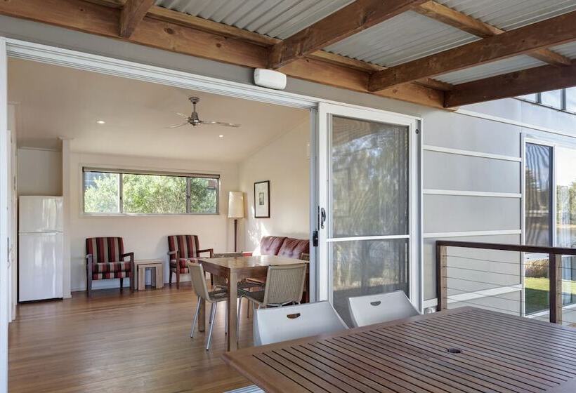 Отель Discovery Parks Gerroa