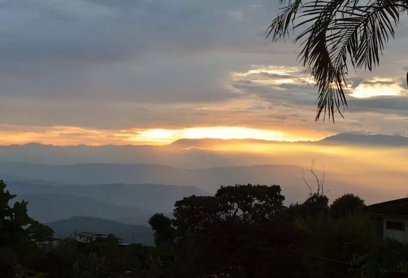 هتل Eco Lodge La Juanita