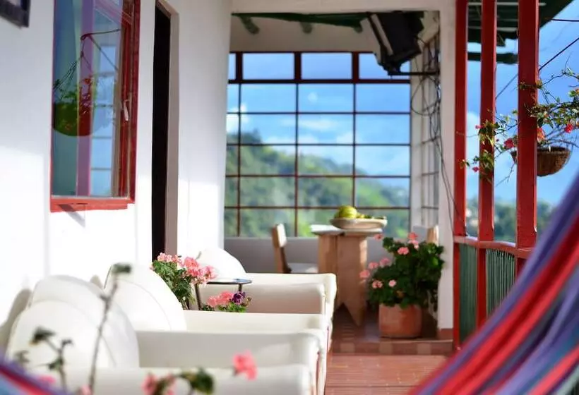 هتل Eco Lodge La Juanita