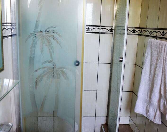 Отель Kunta Kinte