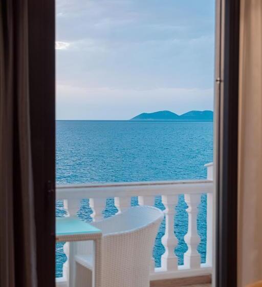 호텔 Liro   Adults Only