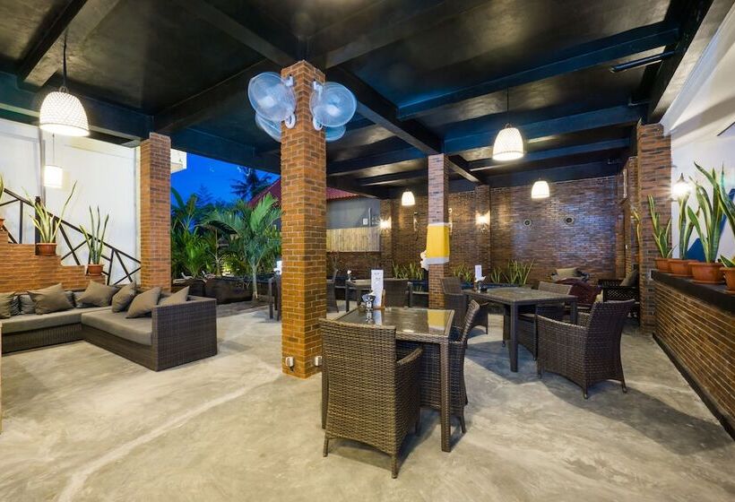 Szálloda Nyuh Gading Home Stay