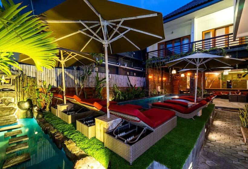 فندق Nyuh Gading Home Stay