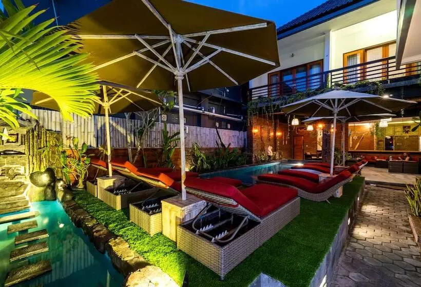 Szálloda Nyuh Gading Home Stay