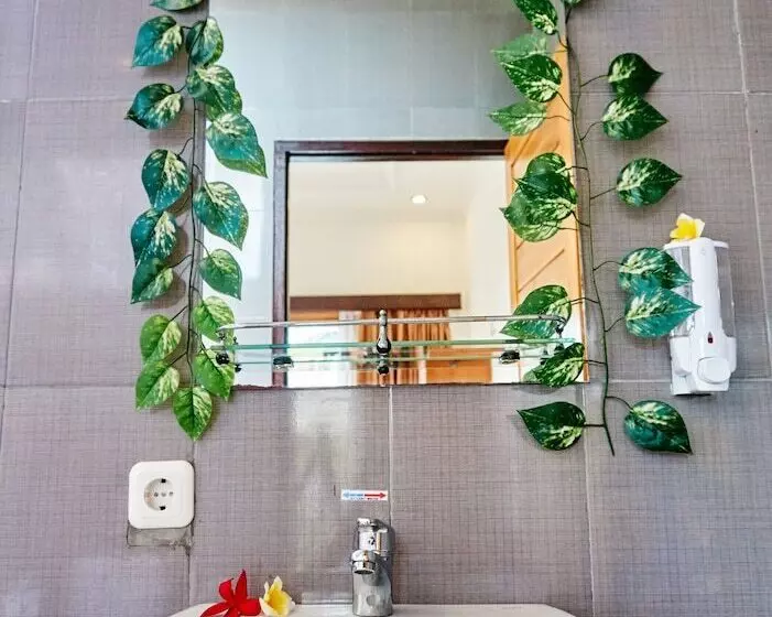 Szálloda Nyuh Gading Home Stay