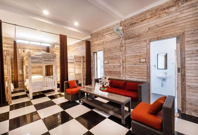 Szálloda Nyuh Gading Home Stay