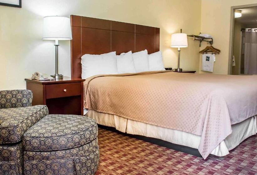 فندق Quality Inn