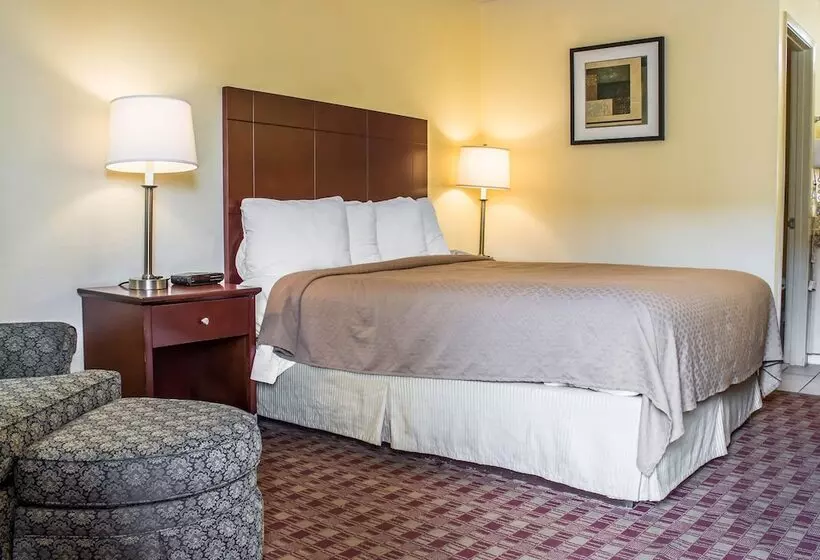 هتل Quality Inn