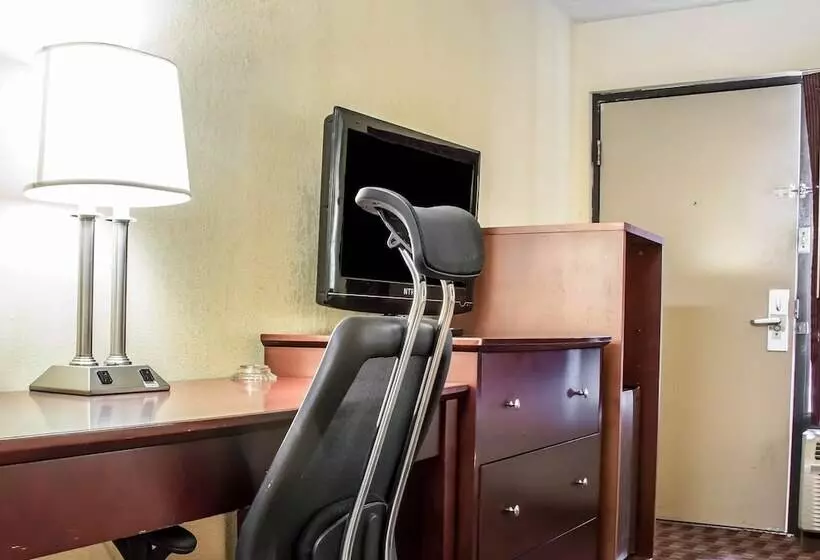 هتل Quality Inn