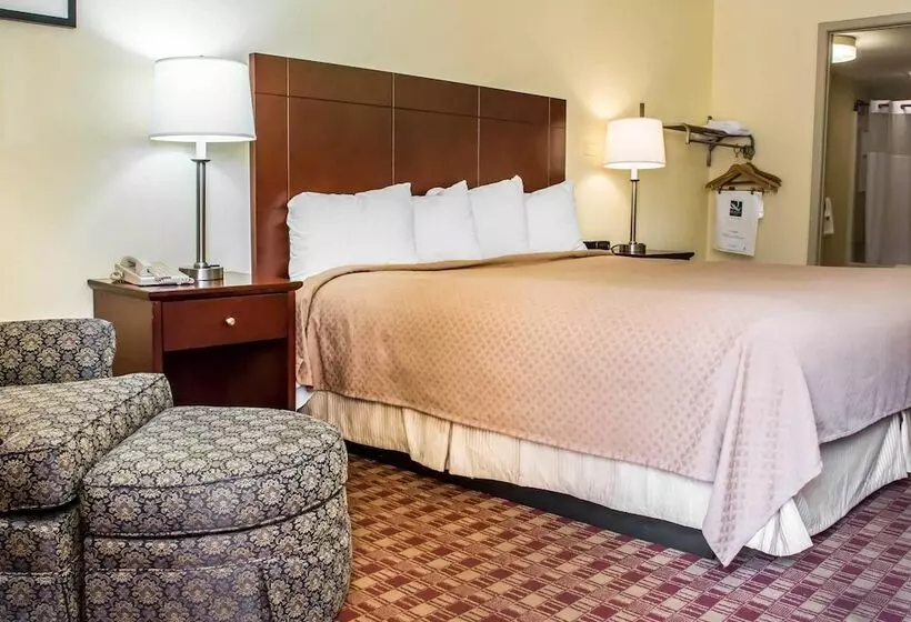 هتل Quality Inn