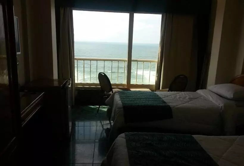 Royal Crown Hotel عائلات فقط