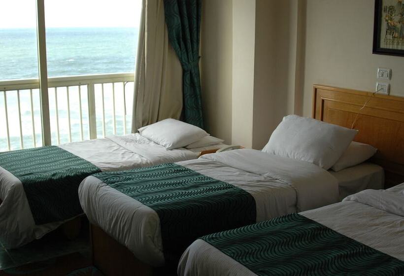 Royal Crown Hotel عائلات فقط