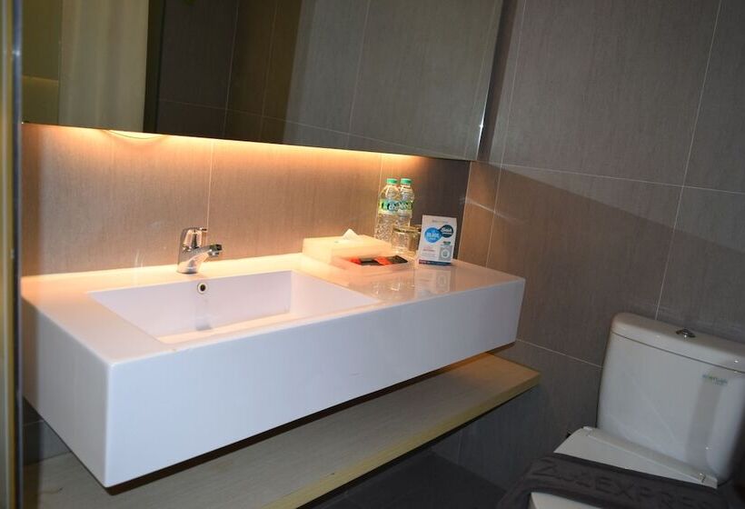 Hotel Zuri Express Mangga Dua