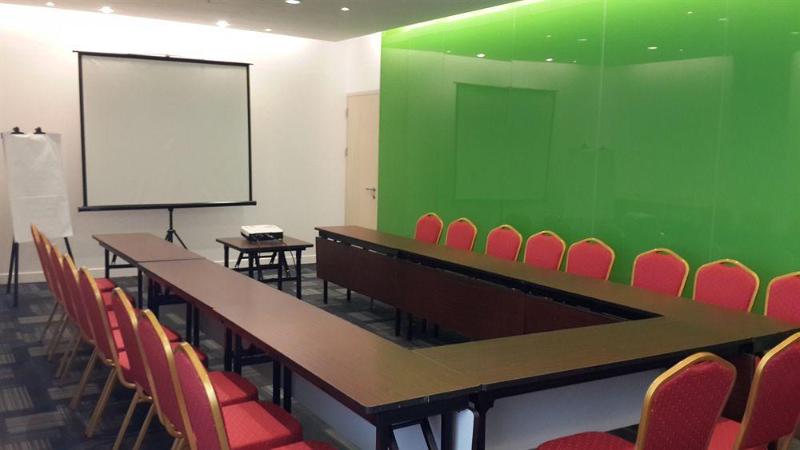 Hotel Zuri Express Mangga Dua