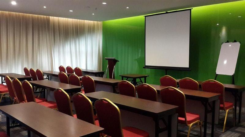 Hotel Zuri Express Mangga Dua