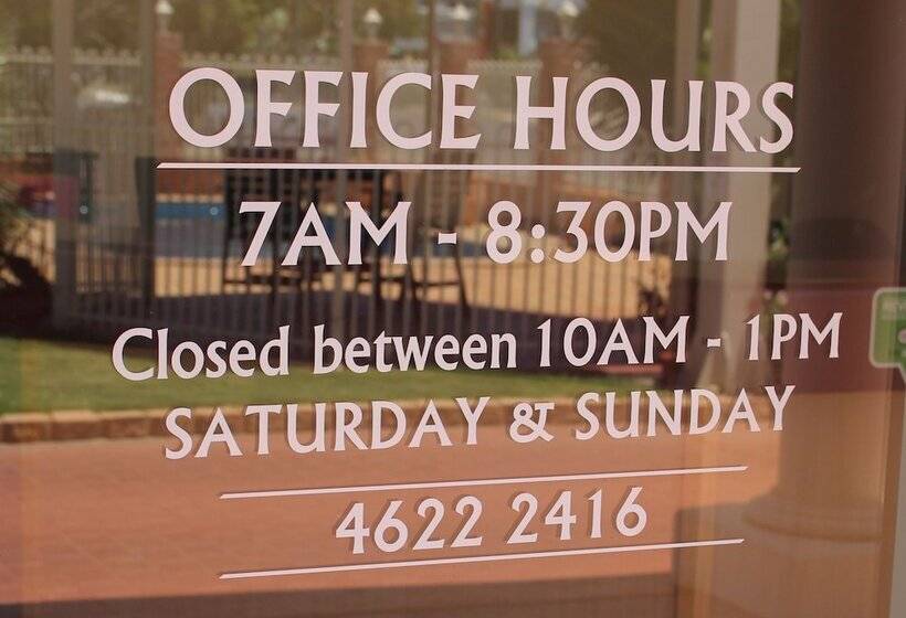 فندق على الطريق Roma Mid Town Motor Inn