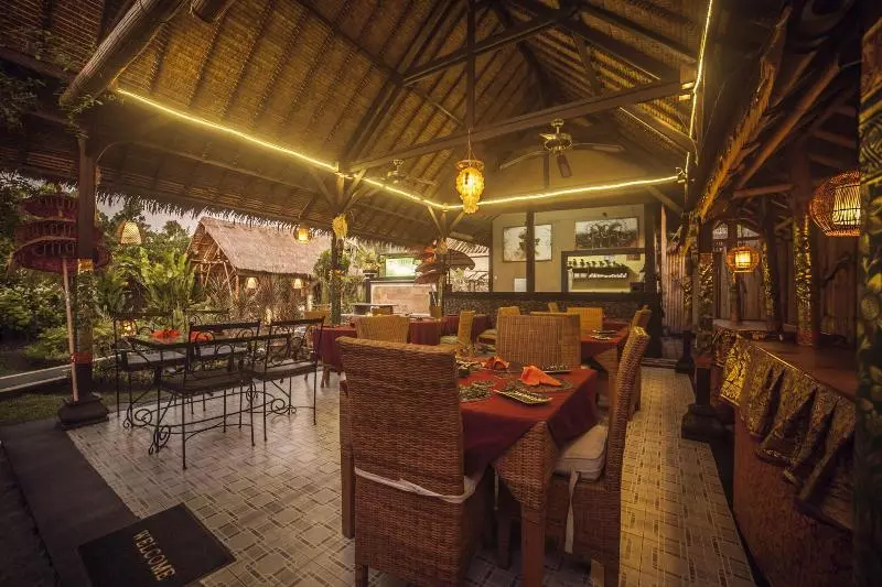 펜션 Mans Cottages & Spa