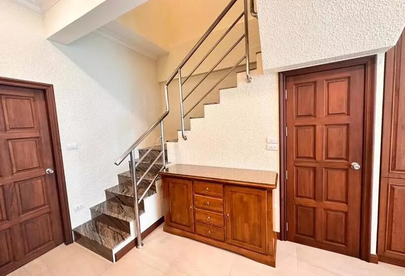 پانسیون Pratamnak Residence Luxury Villas