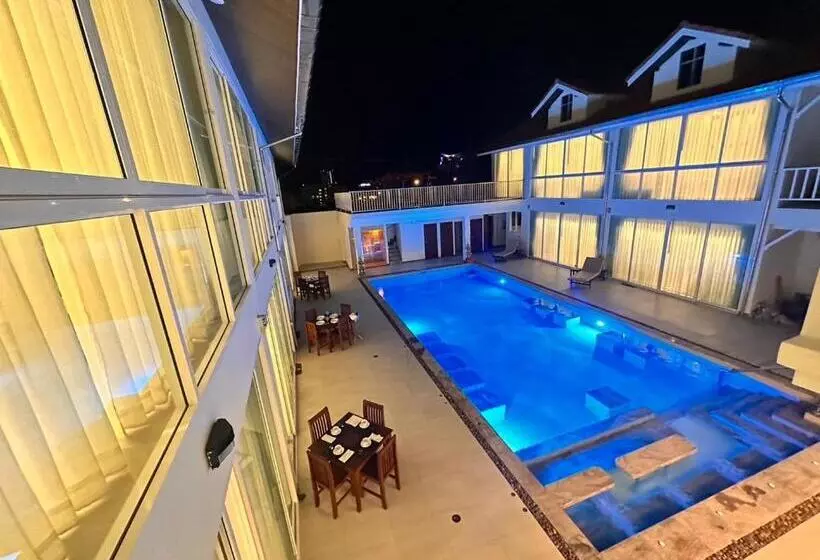 پانسیون Pratamnak Residence Luxury Villas