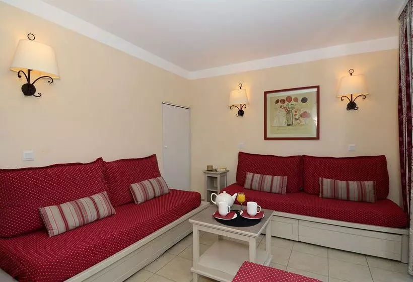 Pierre & Vacances Residence Les Coteaux De Pontroyal