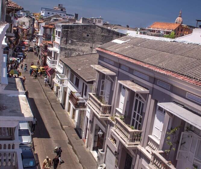 فندق صغير Hostal Badillo Sv