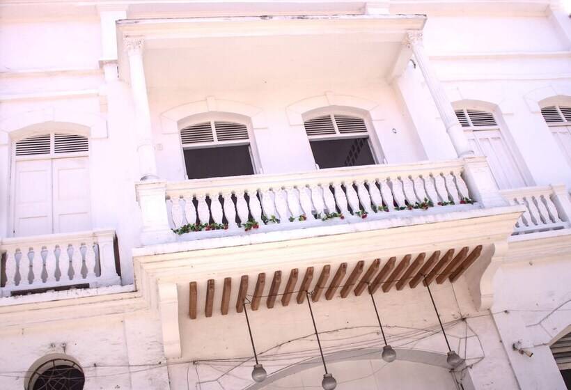 فندق صغير Hostal Badillo Sv