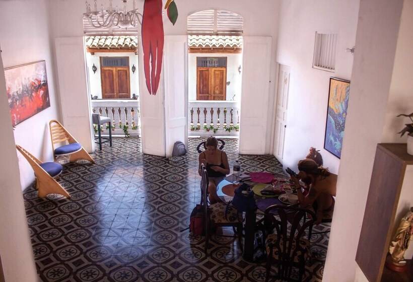 فندق صغير Hostal Badillo Sv