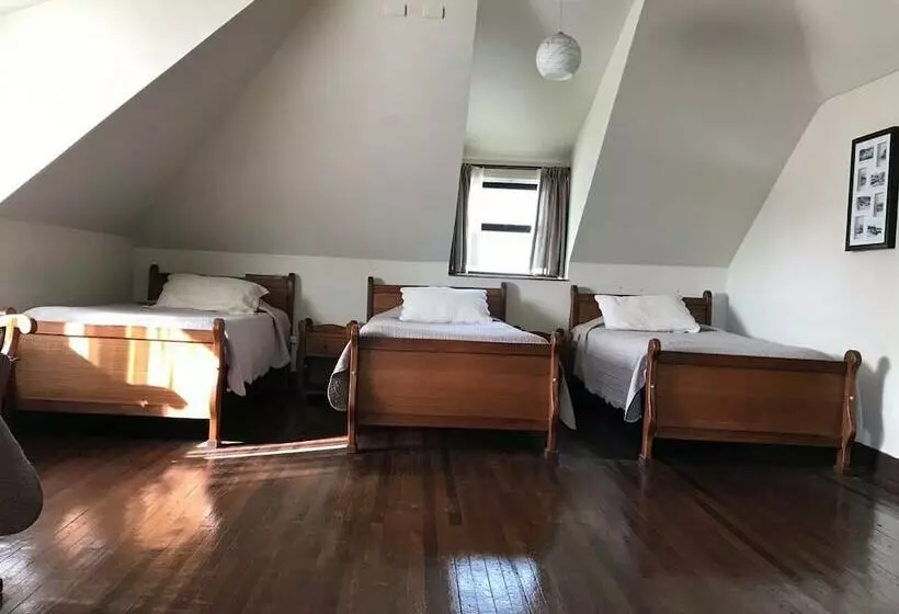 تختخواب و صبحانه Hostal Casona César