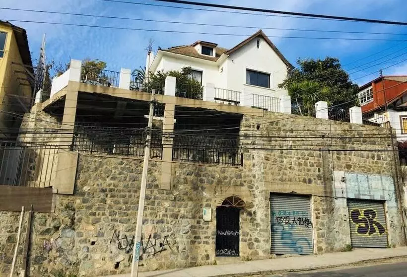 تختخواب و صبحانه Hostal Casona César