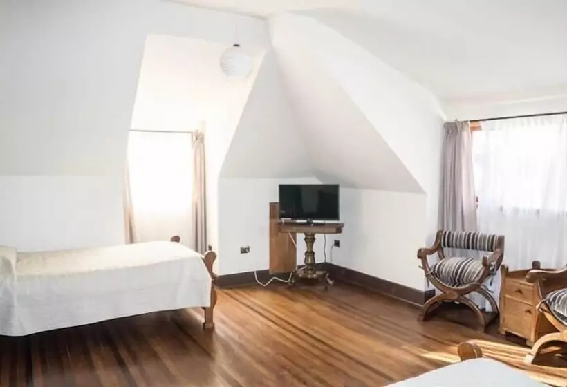 تختخواب و صبحانه Hostal Casona César