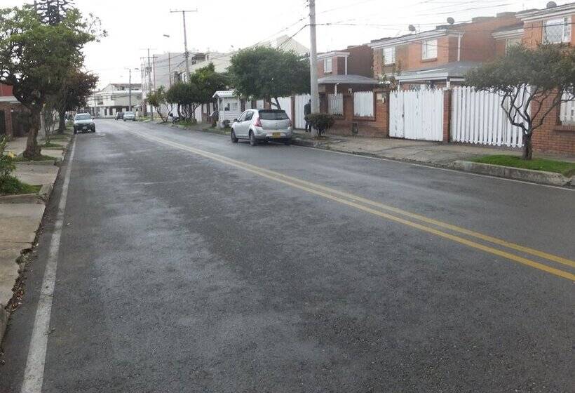 פונדק Casa Hotel Emanuel