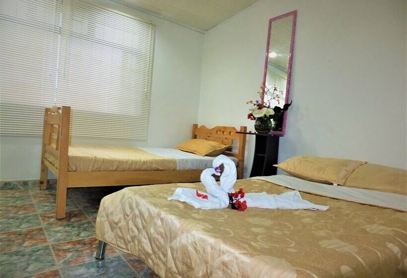 פונדק Casa Hotel Emanuel