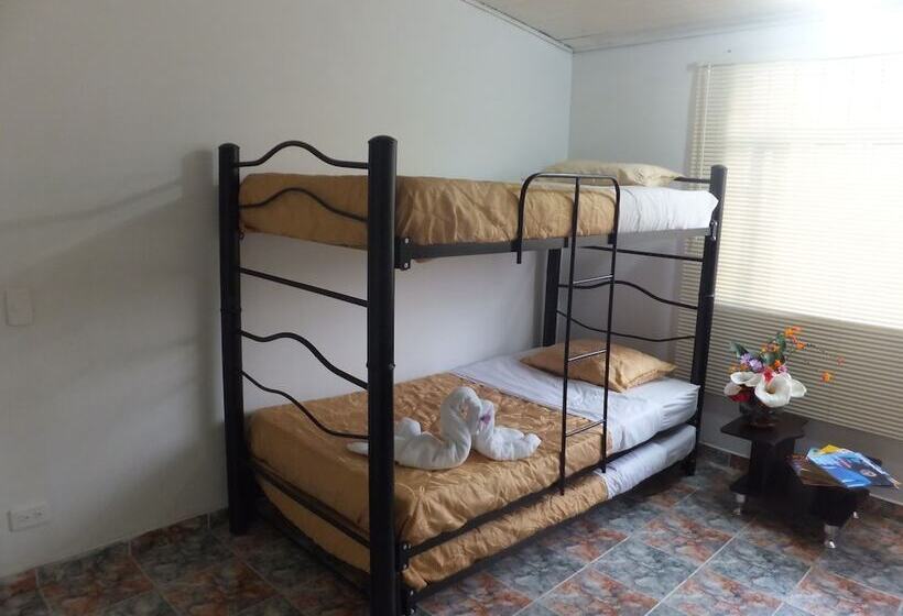 פונדק Casa Hotel Emanuel