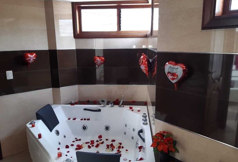 مسافرخانه Hospedaje Casa Blanca Beach