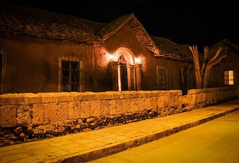 مسافرخانه La Casona Lampa