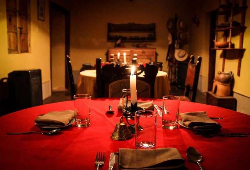 مسافرخانه La Casona Lampa