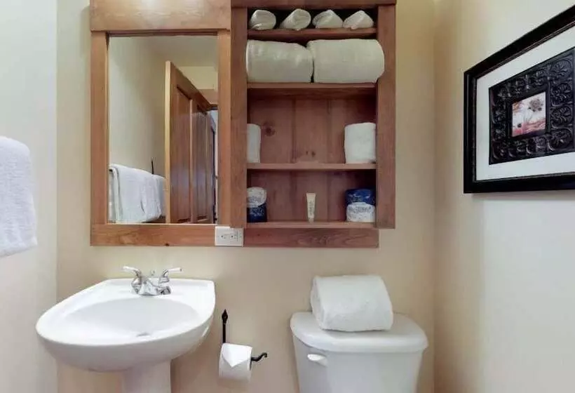 هتل 2 Bedroom Colorado Vacation Rental Situated In River Run Village Steps From The Summit Express Gondo