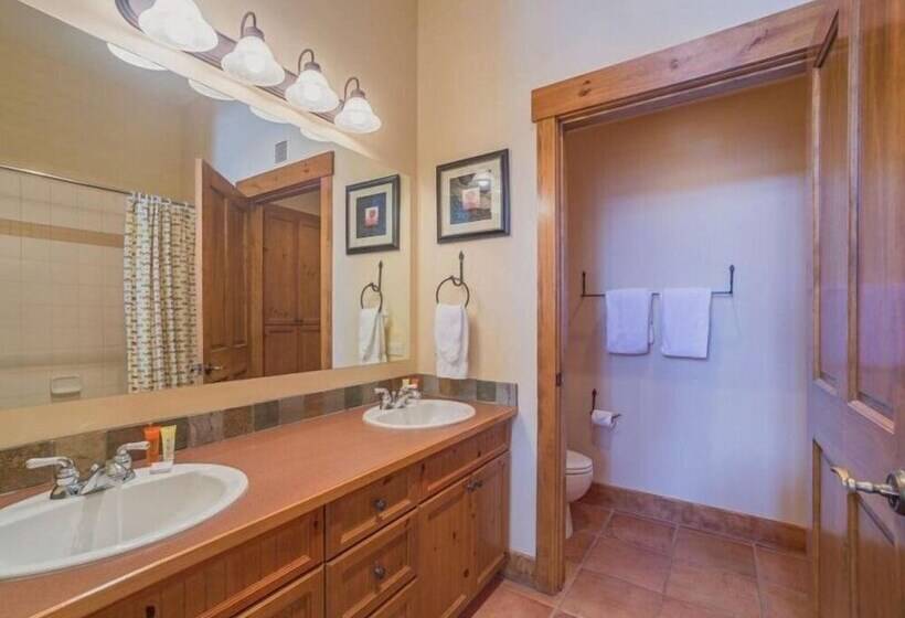 هتل 2 Bedroom Colorado Vacation Rental Situated In River Run Village Steps From The Summit Express Gondo