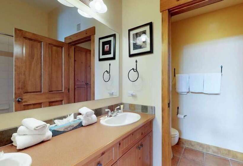 هتل 2 Bedroom Colorado Vacation Rental Situated In River Run Village Steps From The Summit Express Gondo