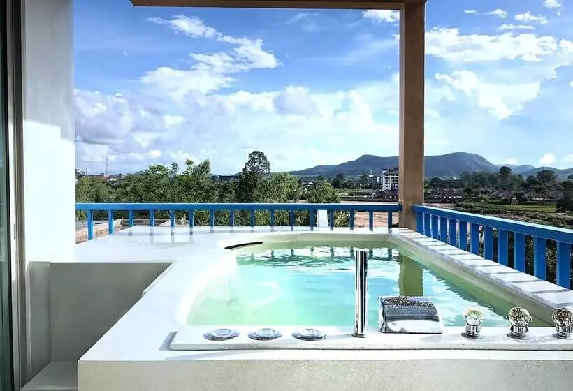 Hotelli Costa Village Jacuzzi Bangsaray