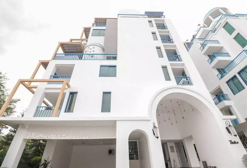 Hotelli Costa Village Jacuzzi Bangsaray