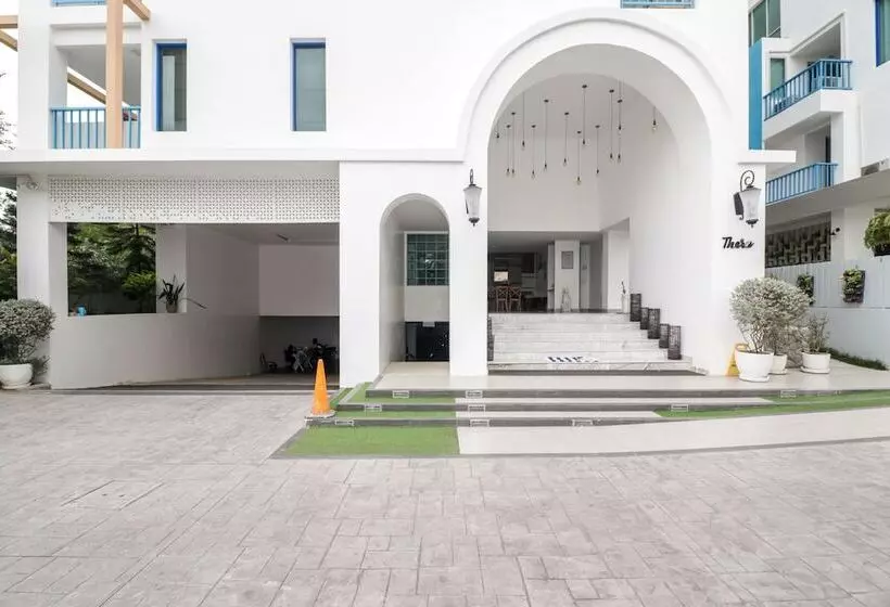 Hotelli Costa Village Jacuzzi Bangsaray