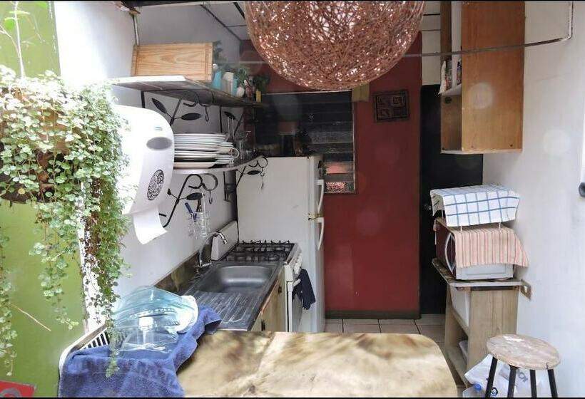 هتل Hostal Vital Yek