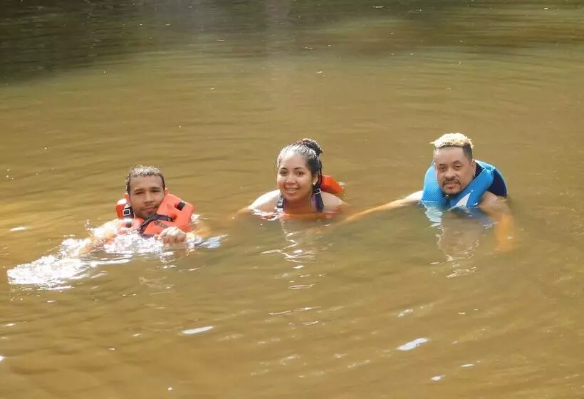 Hotelli Intillama Jungle Lodge Eirl