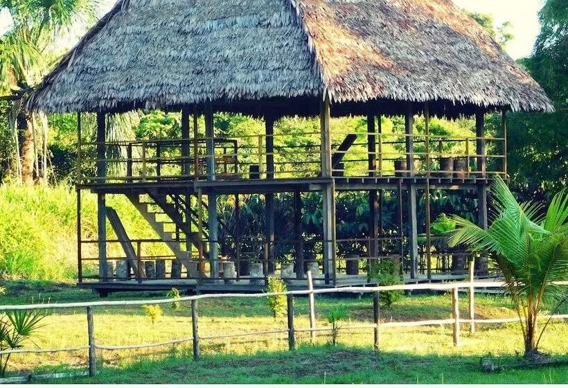 Hotelli Intillama Jungle Lodge Eirl