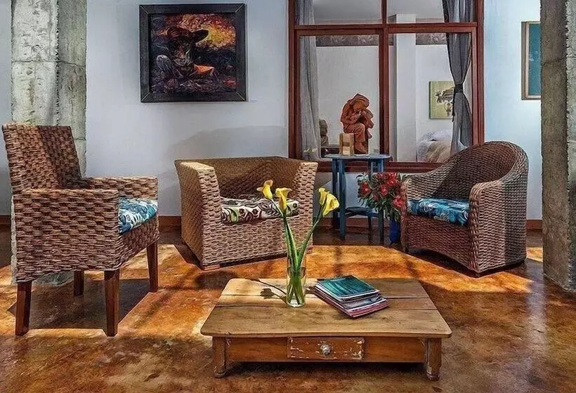 هتل La Casa De Manuel