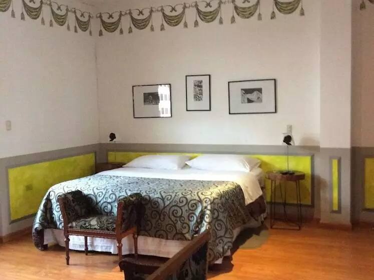 هتل La Casa De Manuel