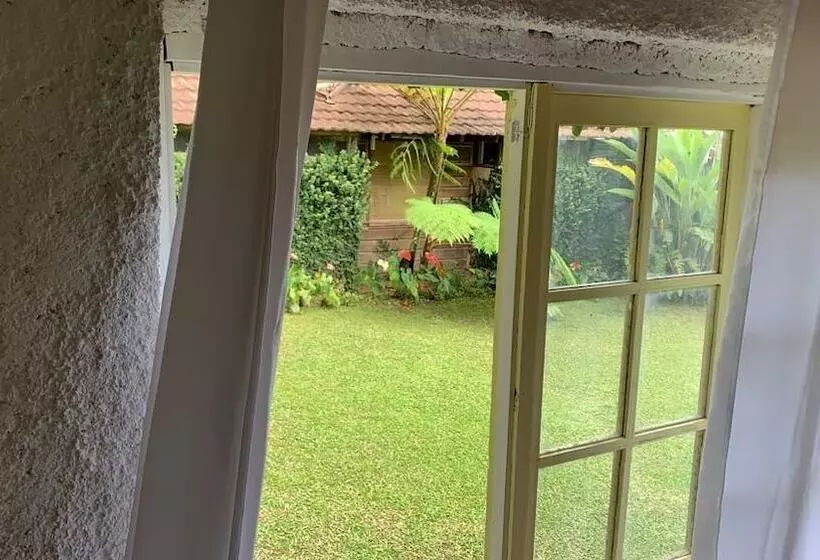 هتل Lejartre S Retreat