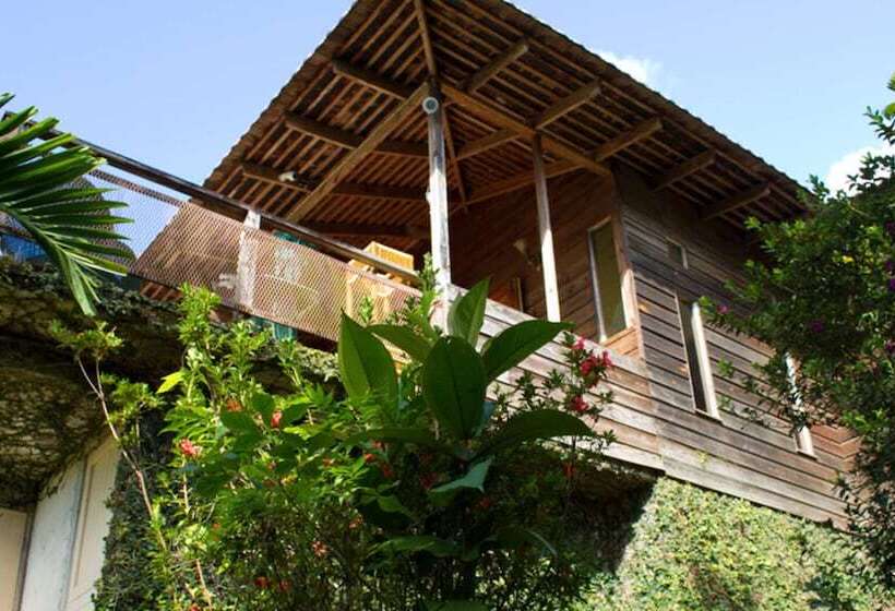 هتل Lejartre S Retreat